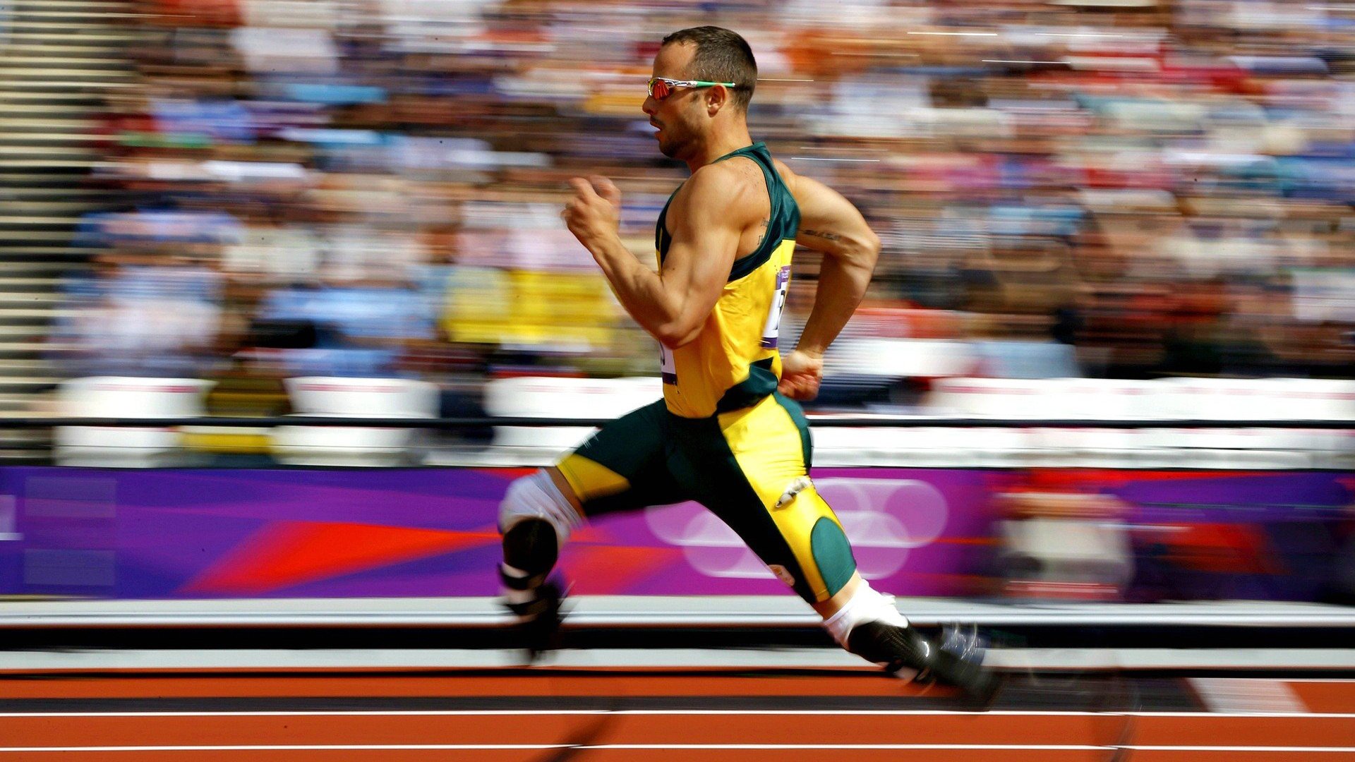 现场狂欢节：运动员激情表演点燃气氛的时刻艺术